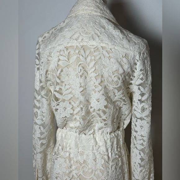 Alexis Ivory Lace Two-Piece Pant Suit – Size M - Picture 6 of 15